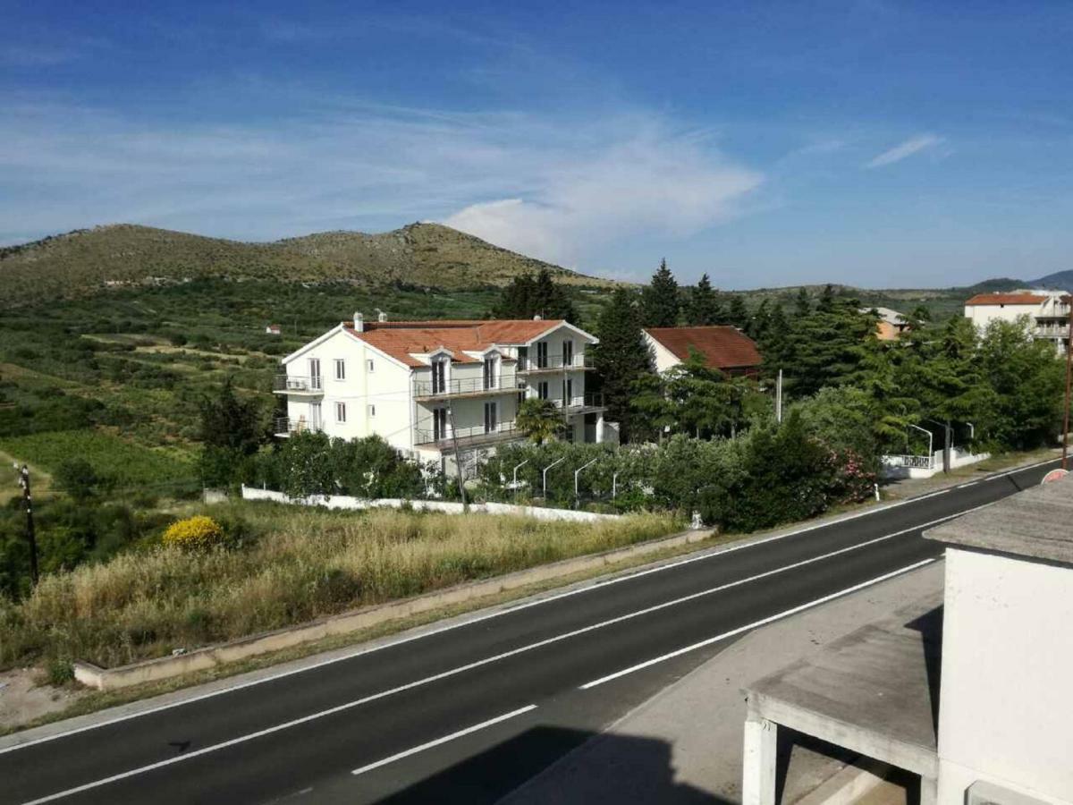 Apartments Mira Jadrtovac エクステリア 写真